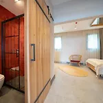 Reddoors Sea View
