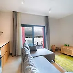 Ξενοδοχείο με διαμερίσματα Reddoors Sea View 4*