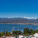 Reddoors Sea View Ξενοδοχείο με διαμερίσματα 4*