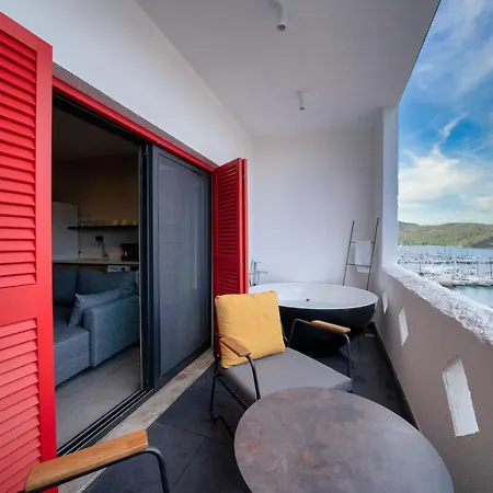 Lägenhetshotell Reddoors Sea View Fethiye