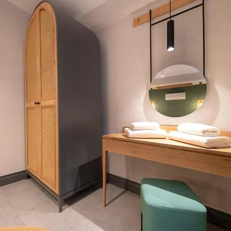 Reddoors Sea View 4*