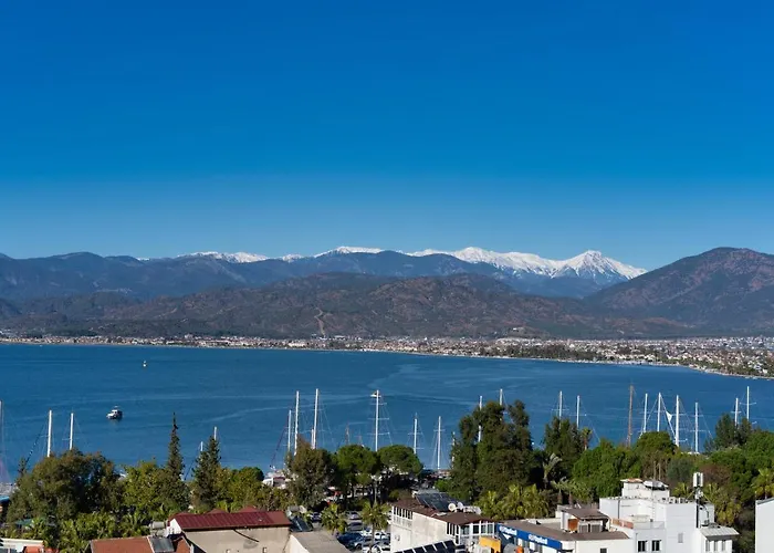 Reddoors Sea View Aparthotel 4*